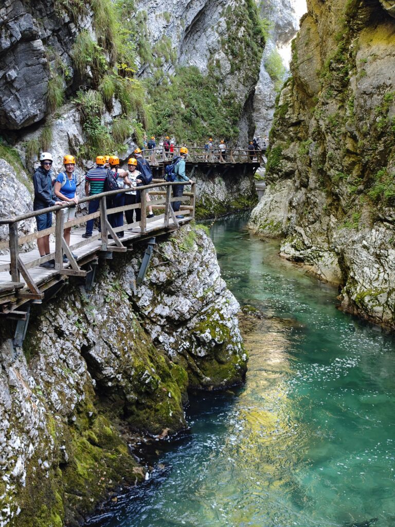 Der Weg durch den schmalen Bereich der Vintgar Klamm